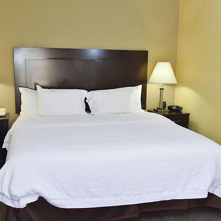 Hampton Inn & Suites Alexandria Exteriör bild