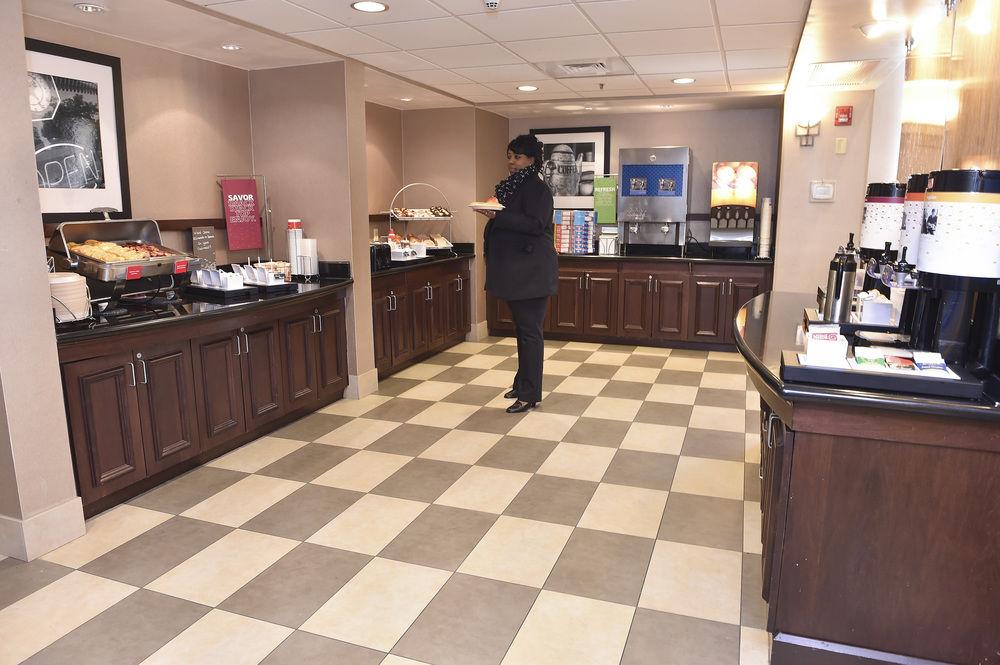 Hampton Inn & Suites Alexandria Exteriör bild