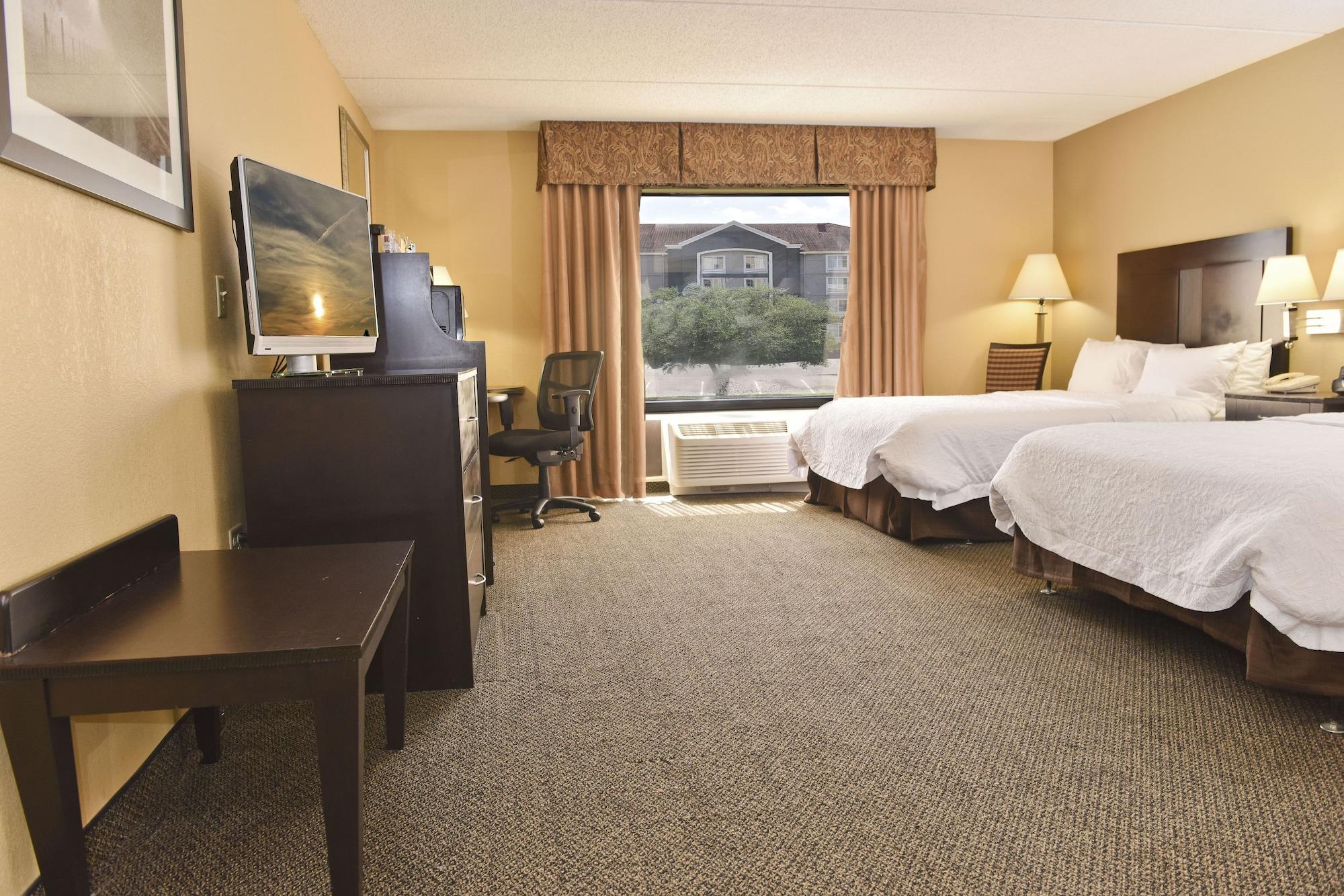 Hampton Inn & Suites Alexandria Exteriör bild