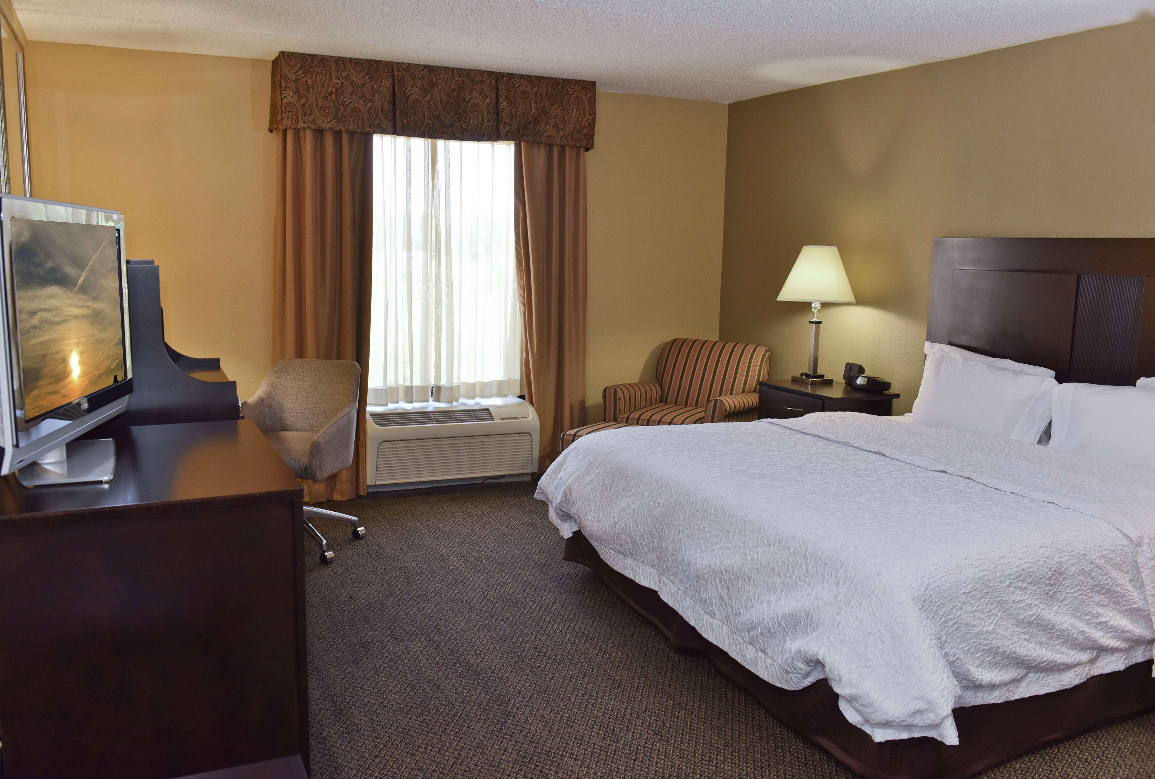 Hampton Inn & Suites Alexandria Exteriör bild