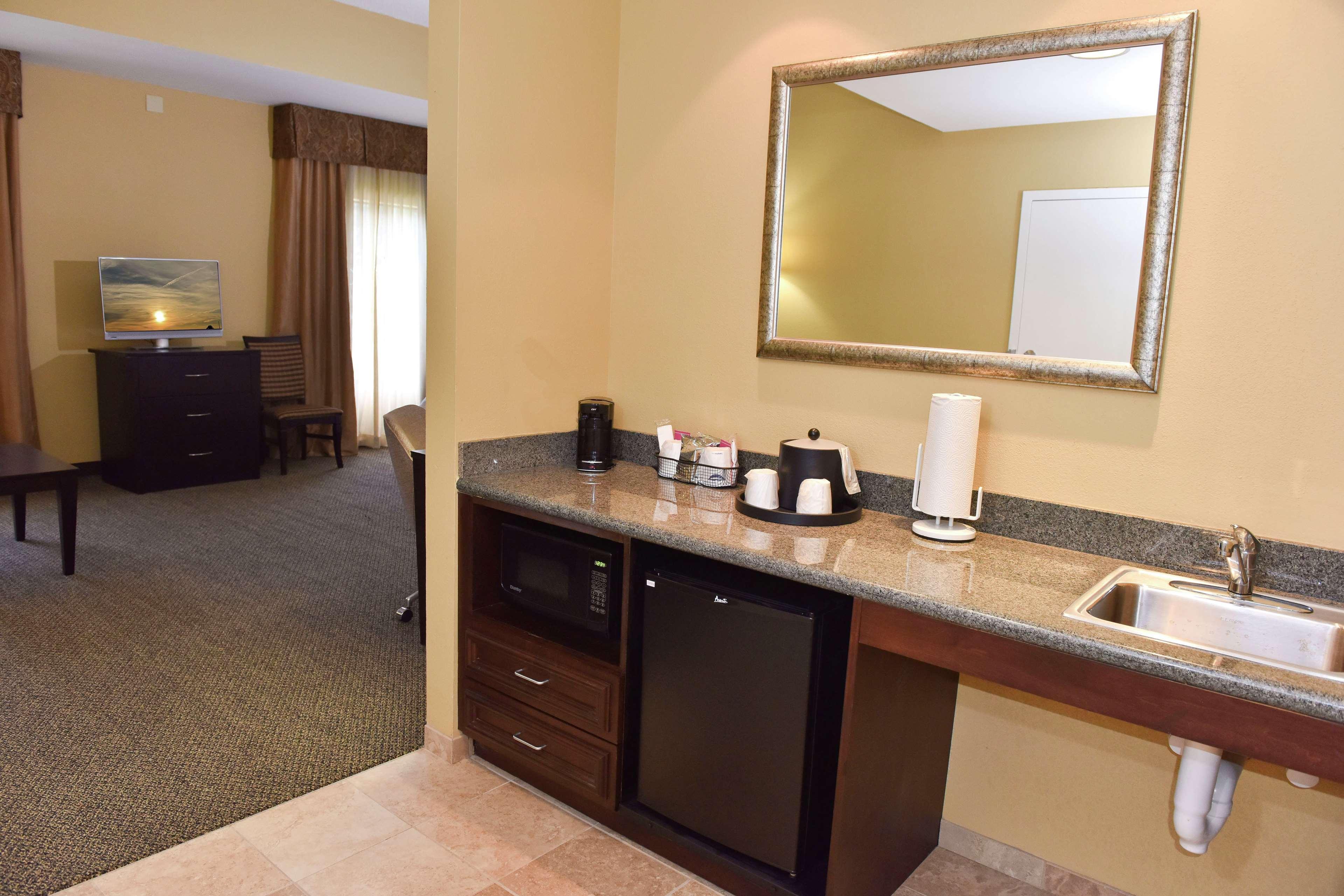 Hampton Inn & Suites Alexandria Exteriör bild