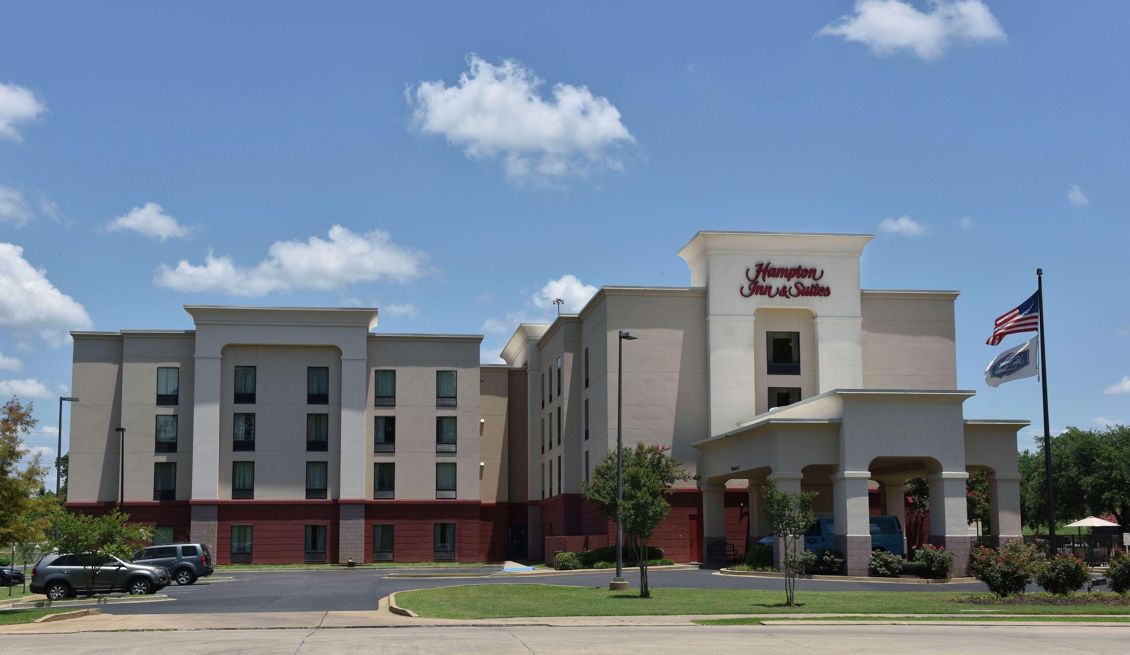 Hampton Inn & Suites Alexandria Exteriör bild