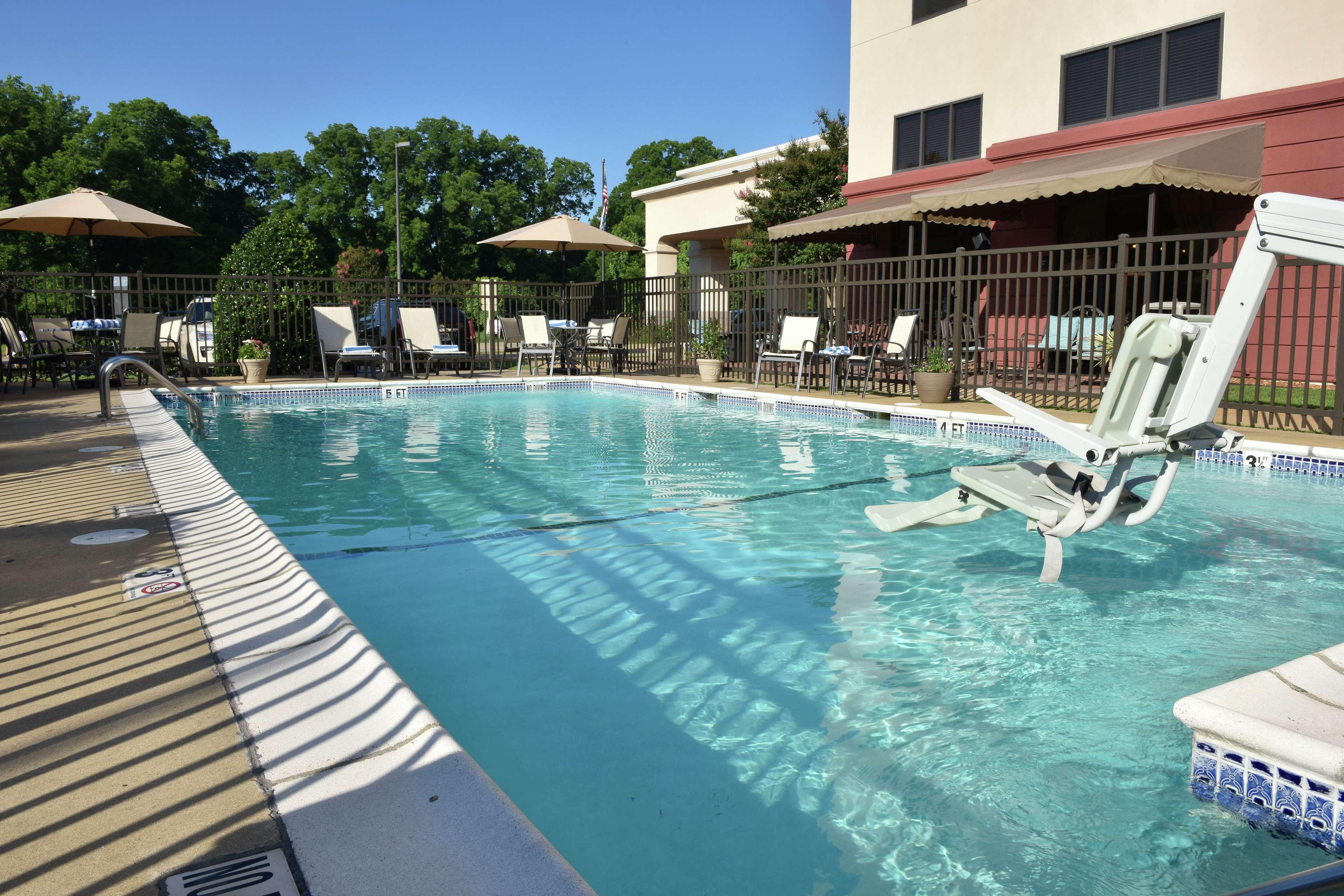 Hampton Inn & Suites Alexandria Exteriör bild