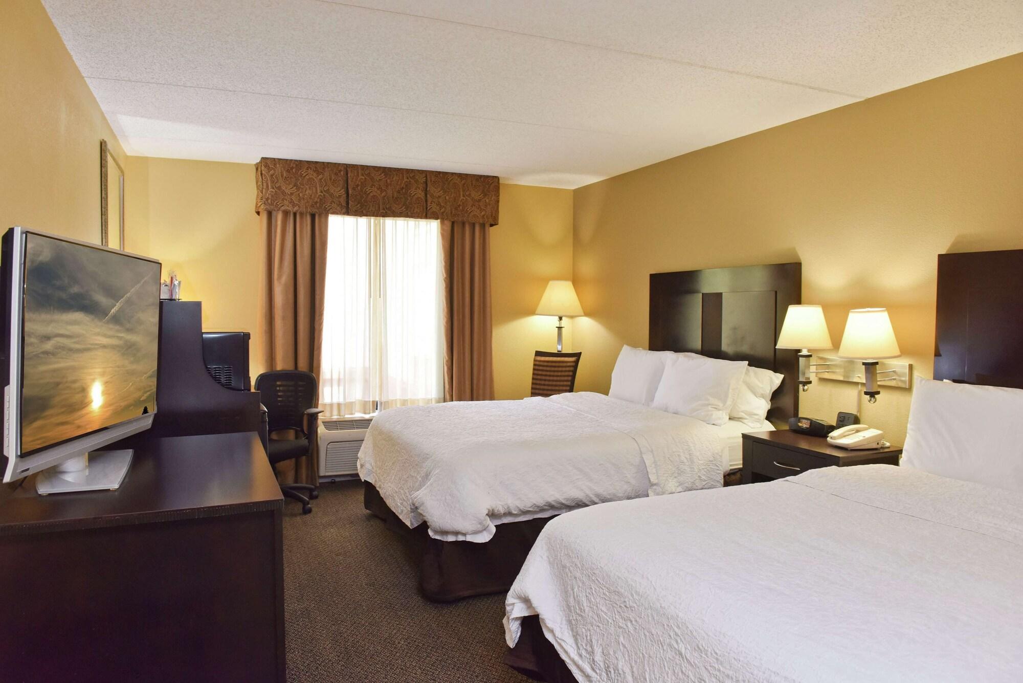 Hampton Inn & Suites Alexandria Exteriör bild