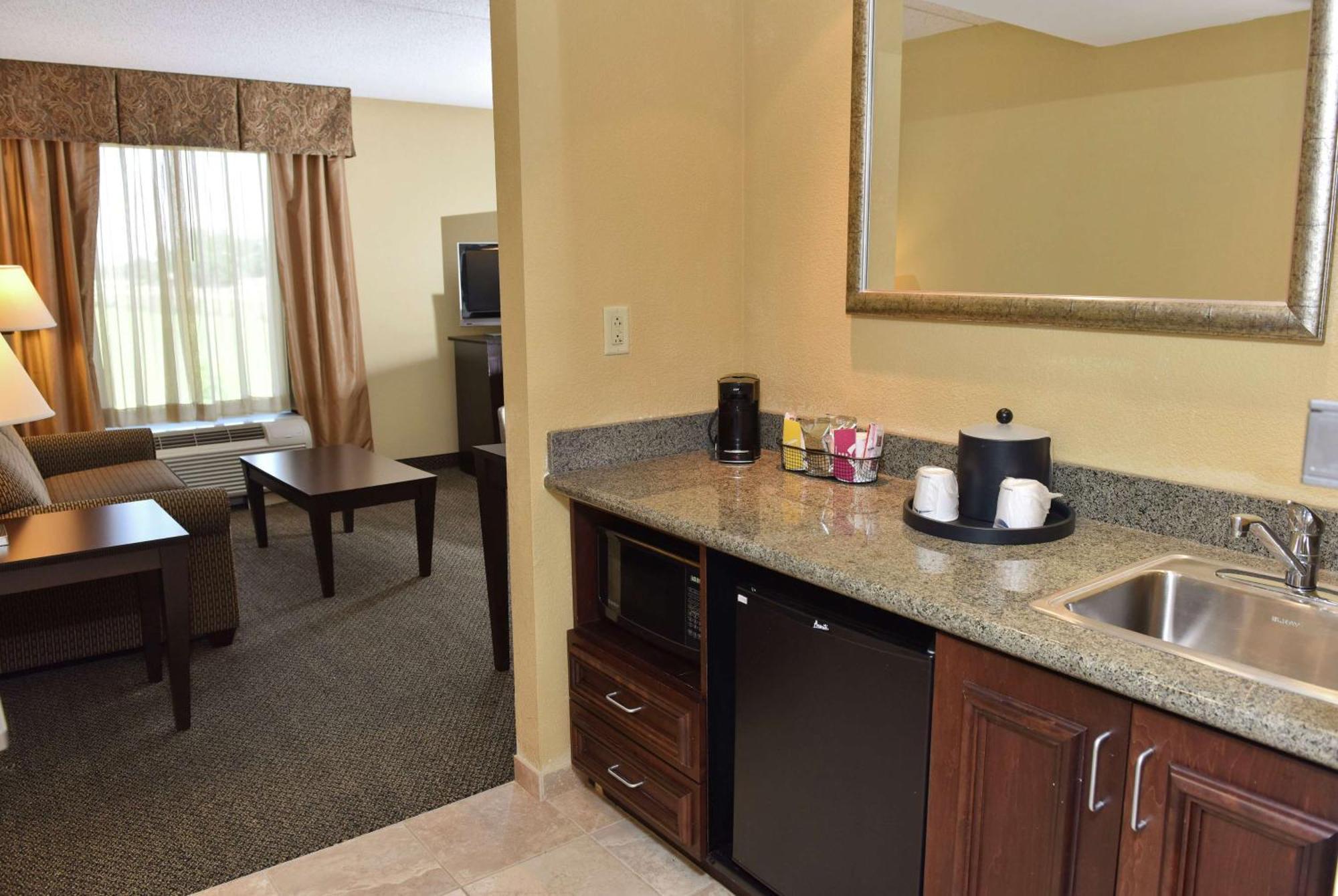 Hampton Inn & Suites Alexandria Exteriör bild
