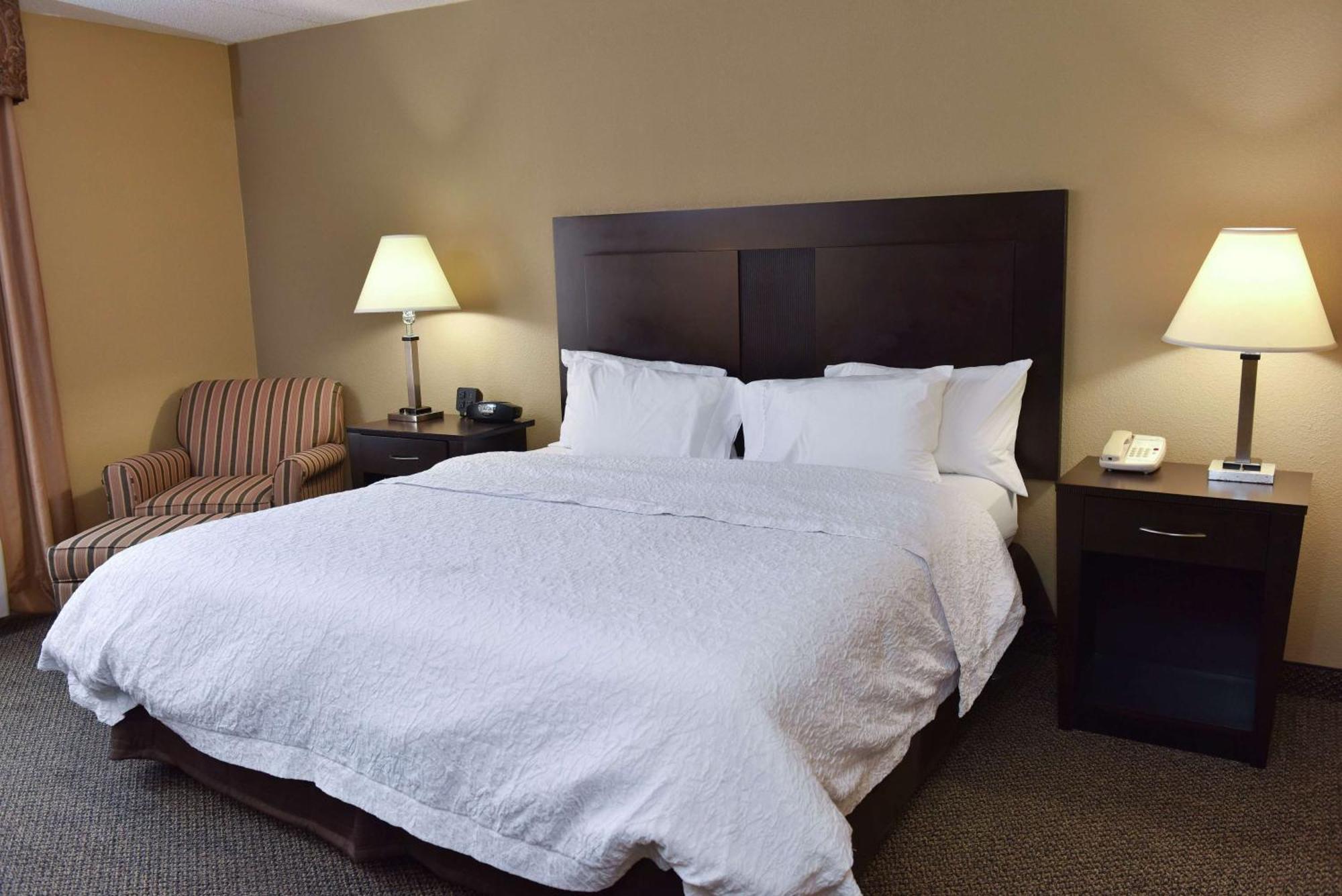 Hampton Inn & Suites Alexandria Exteriör bild